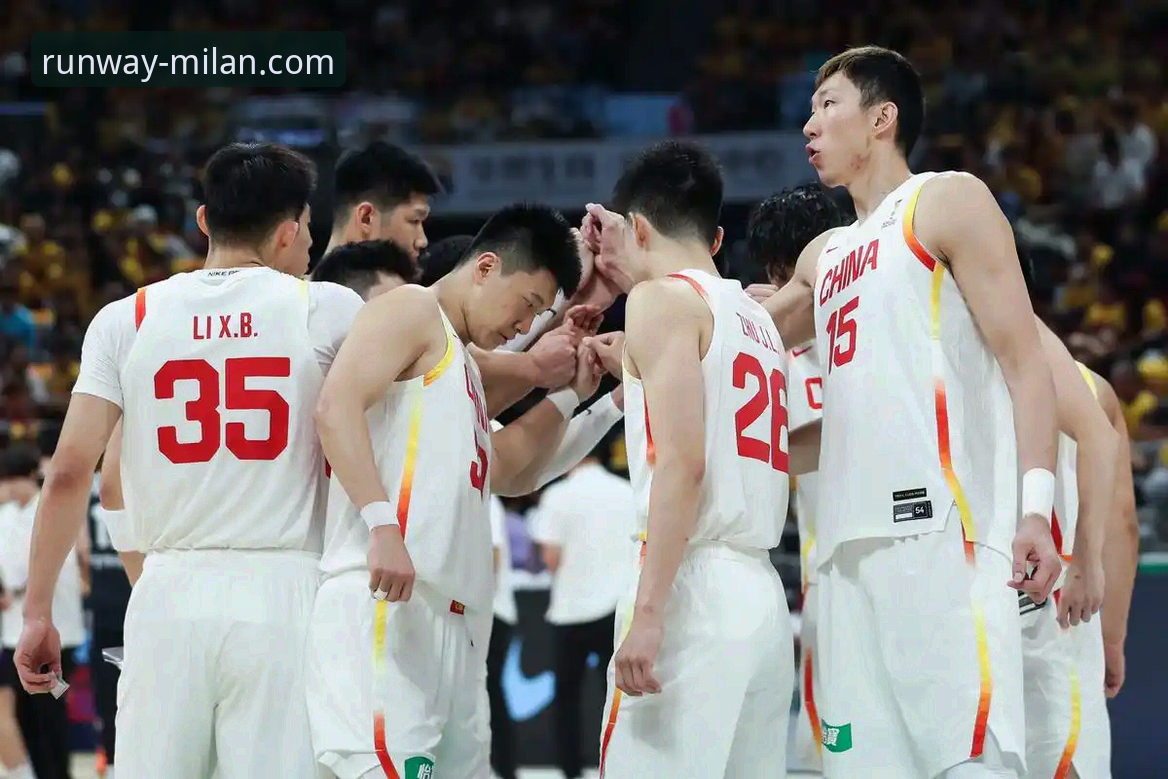 上海男篮12连胜登顶之路：一场流畅的团队胜利深度解析